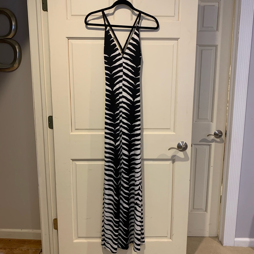 SOLD 🌟 Zebra Maxi Dress - Picture 3 of 5